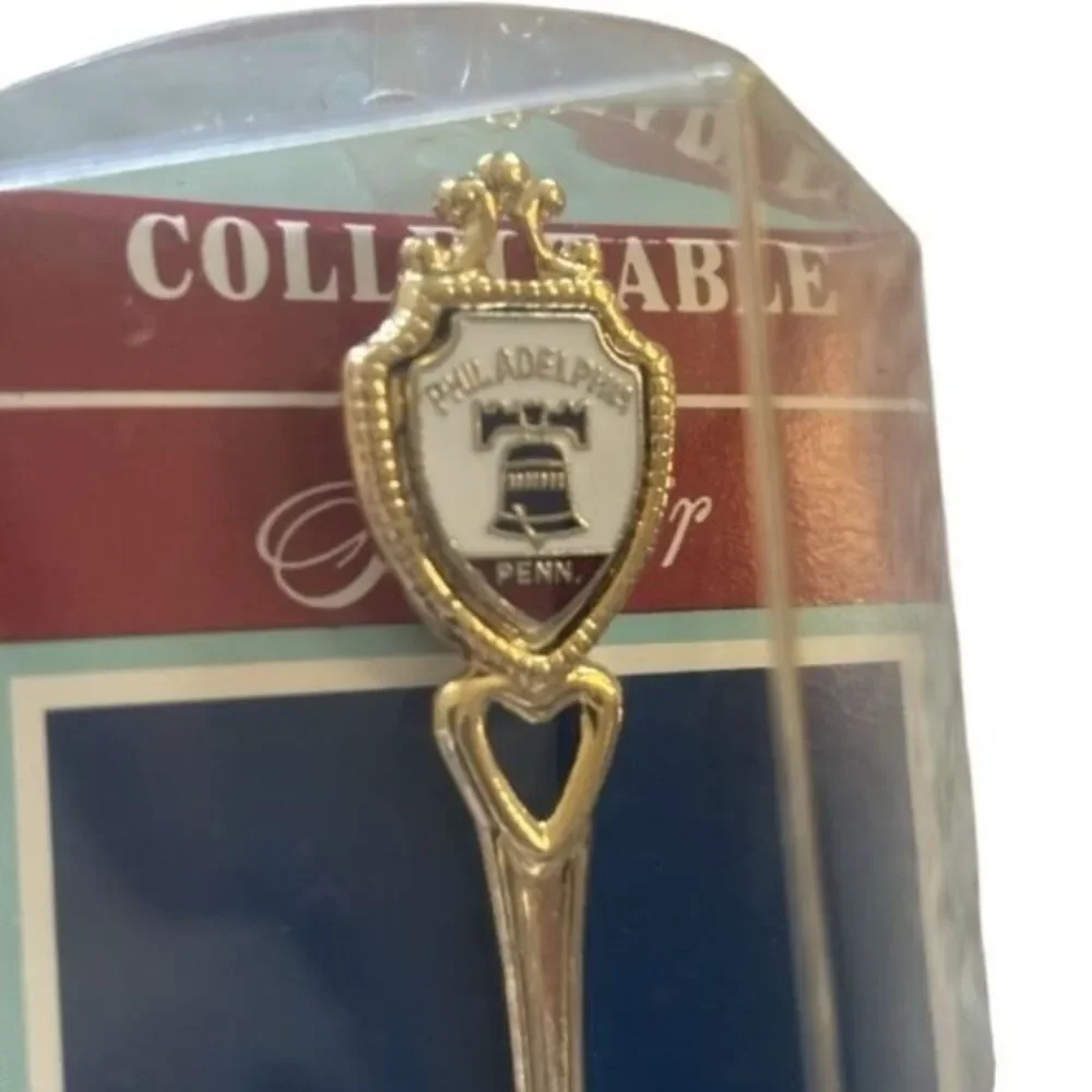 Philadelphia Vintage Fort Collectable Souvenir Bell